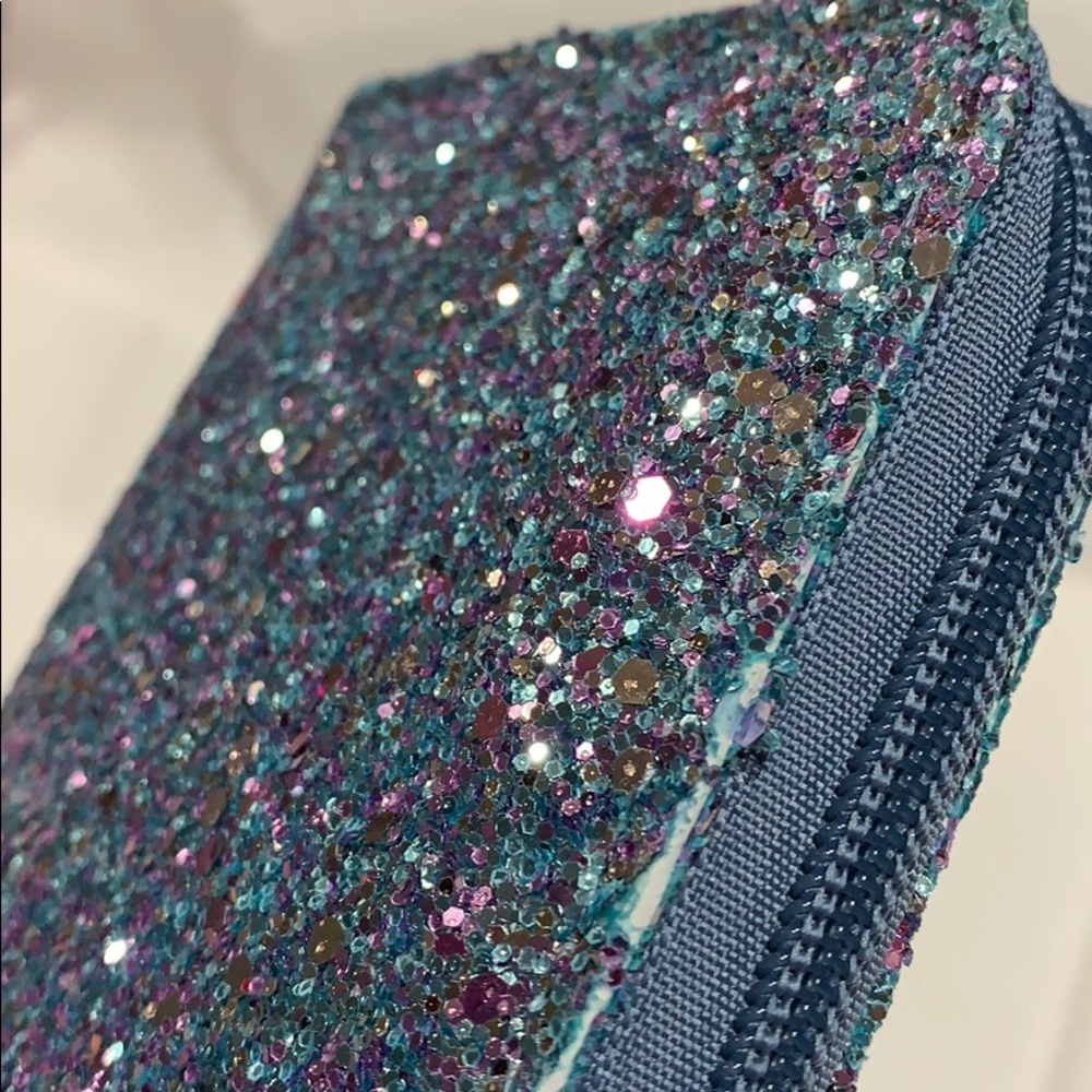 5/$30! MIX & MATCH! ICING Blue Glitter ZIPPERED WALLET / WRISTLET! - Picture 3 of 6